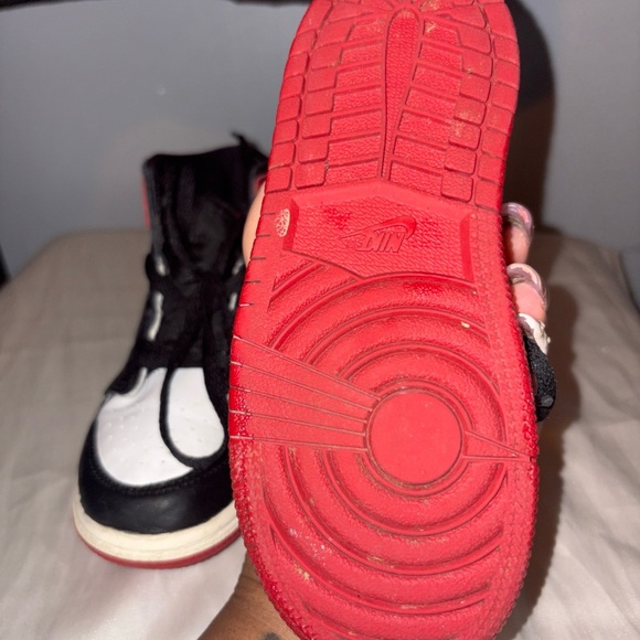Kids Red and Black High-Top Retro 1 Jordan Sneakers - Picture 5 of 6
